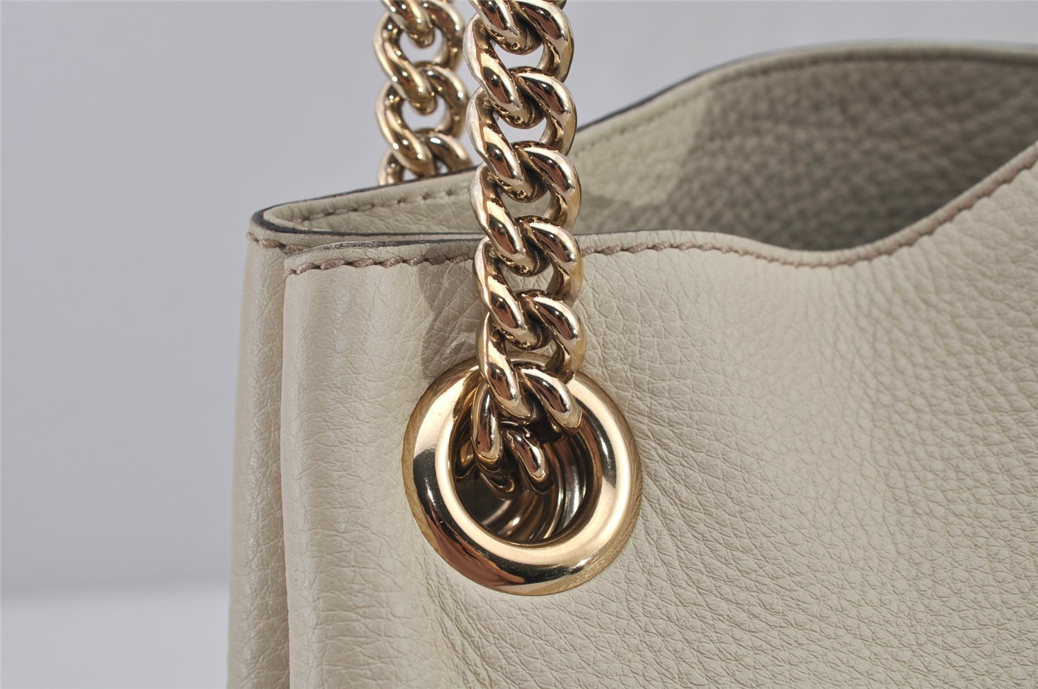 Authentic GUCCI SOHO Vintage Tassel Tote Bag Chain Leather 308982 White 7911J