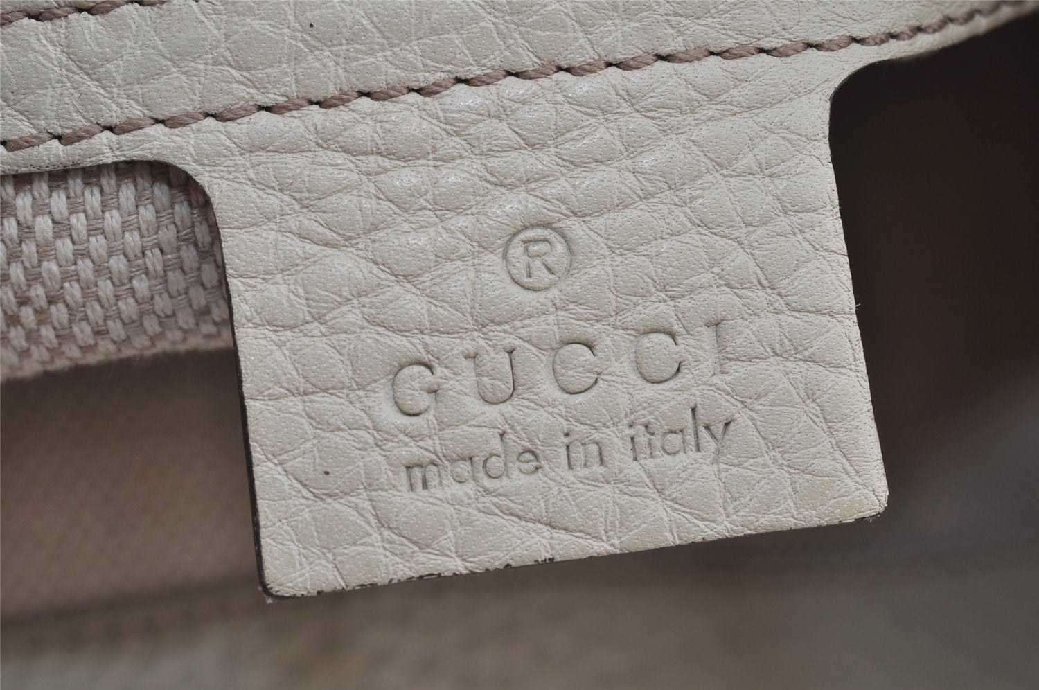 Authentic GUCCI SOHO Vintage Tassel Tote Bag Chain Leather 308982 White 7911J