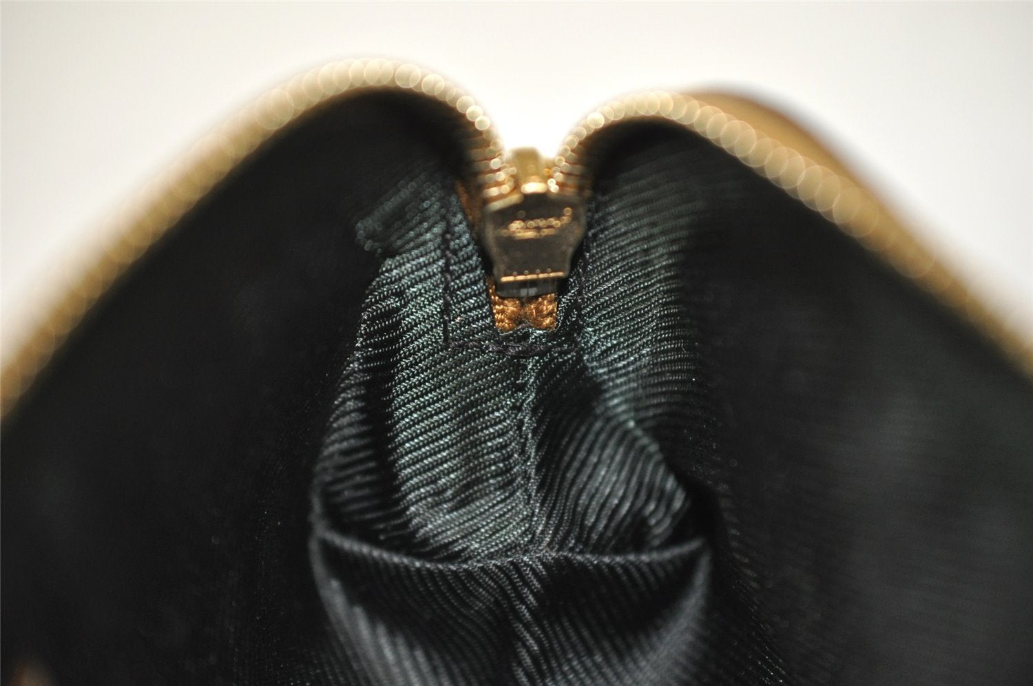 Authentic GUCCI Vintage Guccissima GG Leather Pouch Purse 141811 Gold 7912I