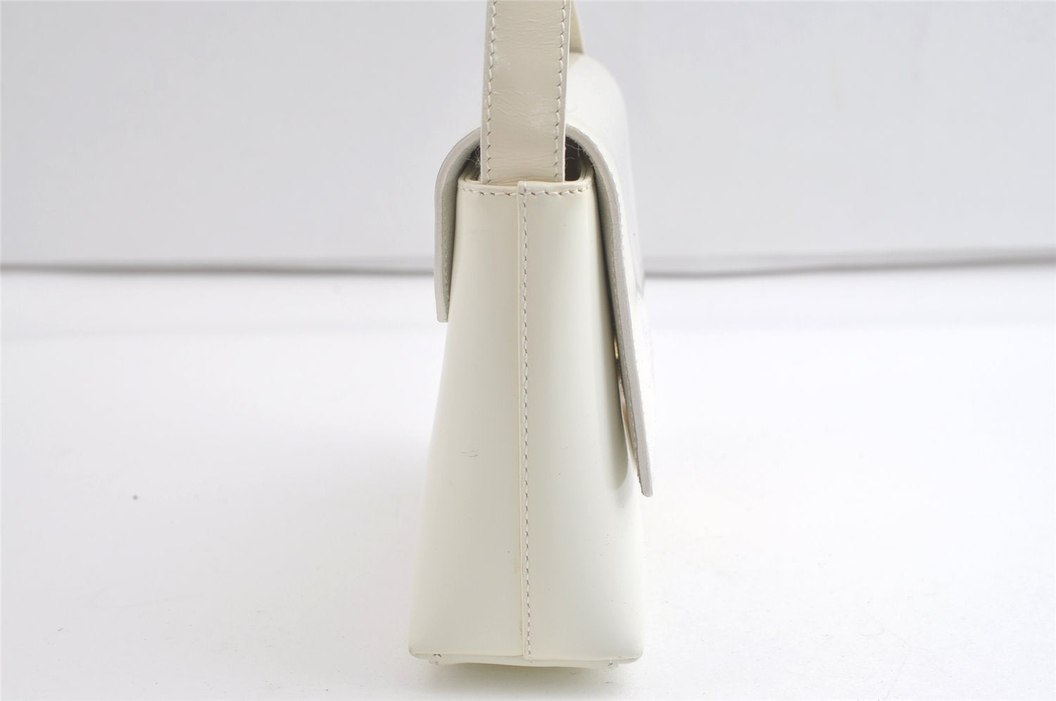 Authentic GUCCI Vintage Shoulder Bag Purse Enamel White Junk 7914J