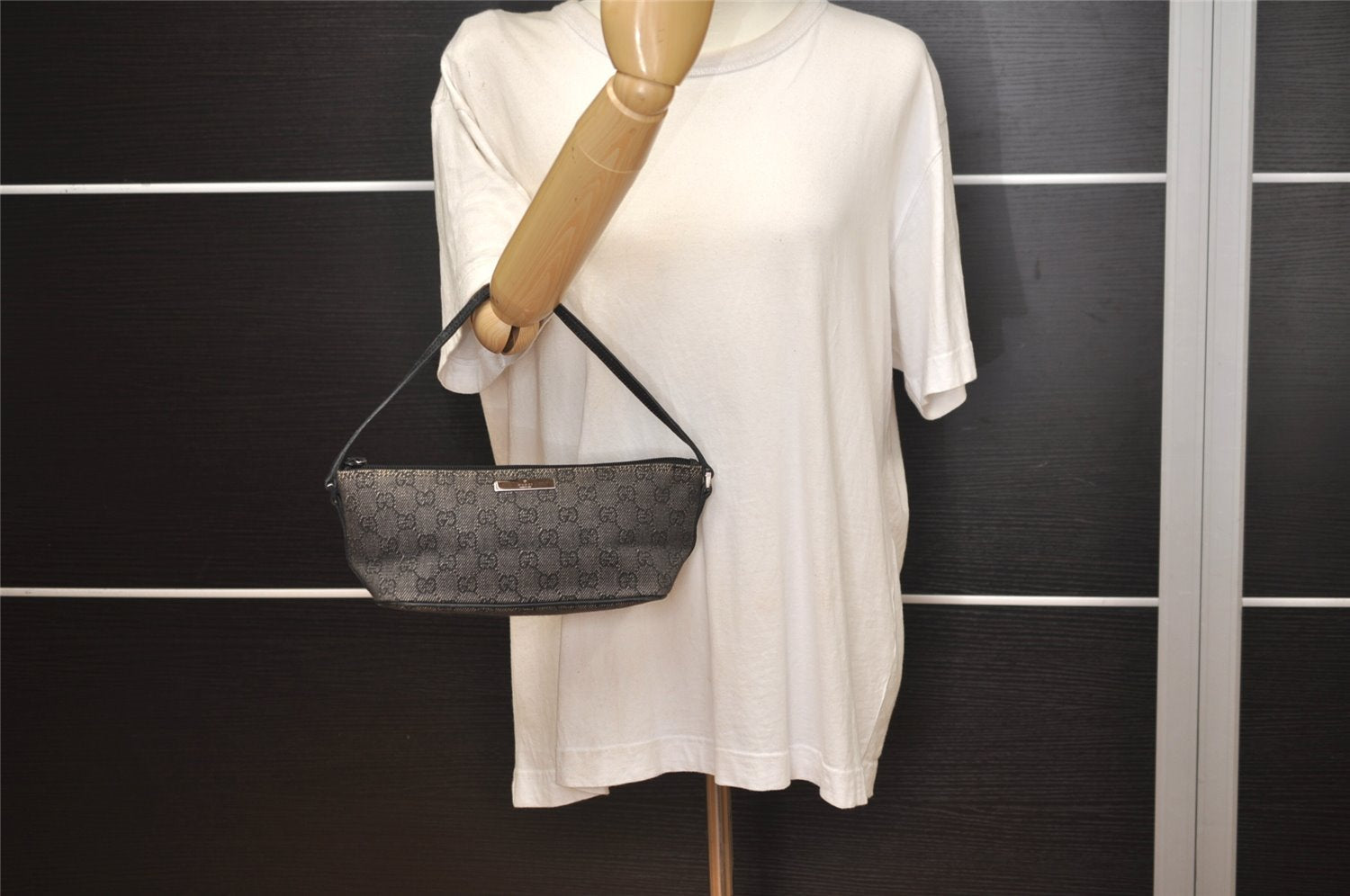 Authentic GUCCI Vintage Hand Bag Pouch Purse GG Canvas Leather 07198 Black 7918J