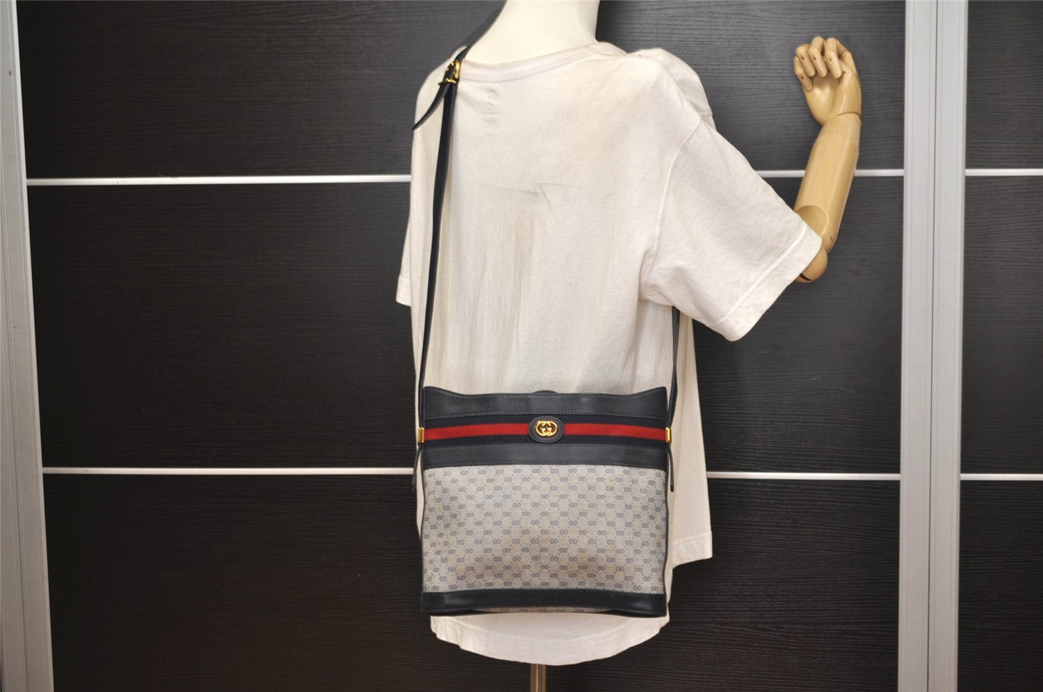 Authentic GUCCI Sherry Line Micro GG Shoulder Cross Bag PVC Leather Navy 7919J