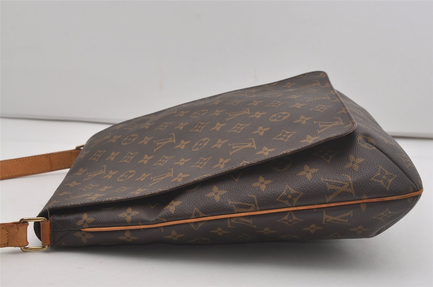 Authentic Louis Vuitton Monogram Musette Shoulder Cross Body Bag M51256 LV 7926I
