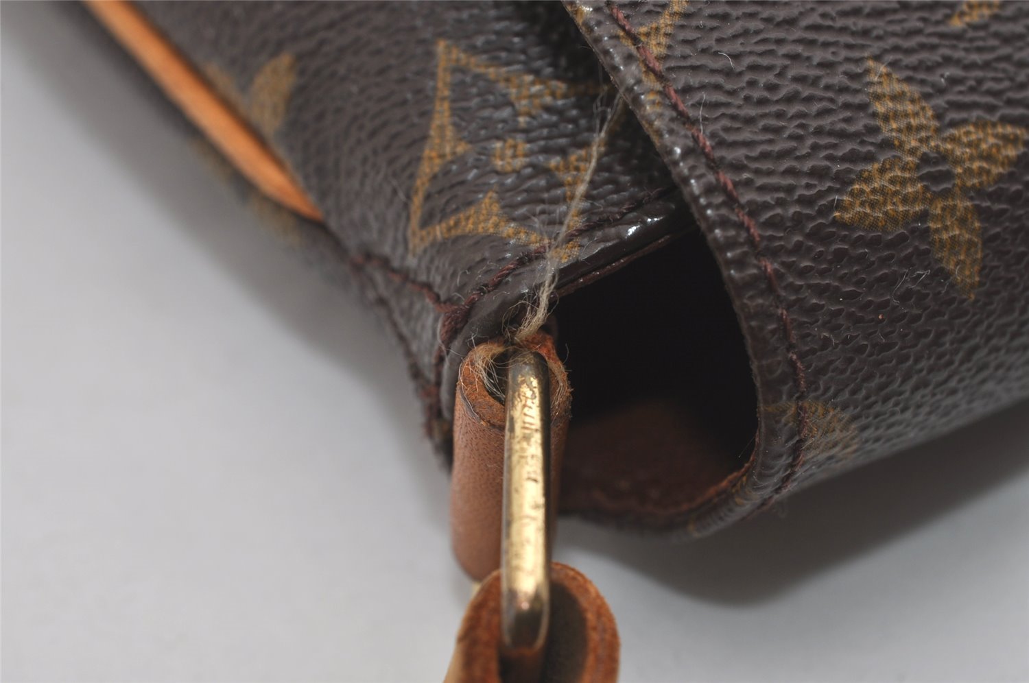 Authentic Louis Vuitton Monogram Musette Shoulder Cross Body Bag M51256 LV 7926I