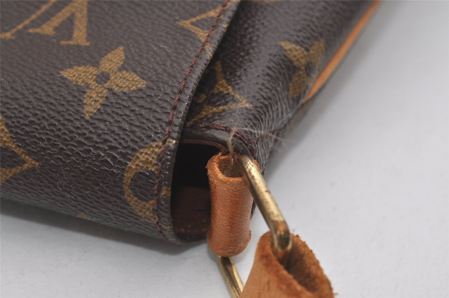 Authentic Louis Vuitton Monogram Musette Shoulder Cross Body Bag M51256 LV 7926I