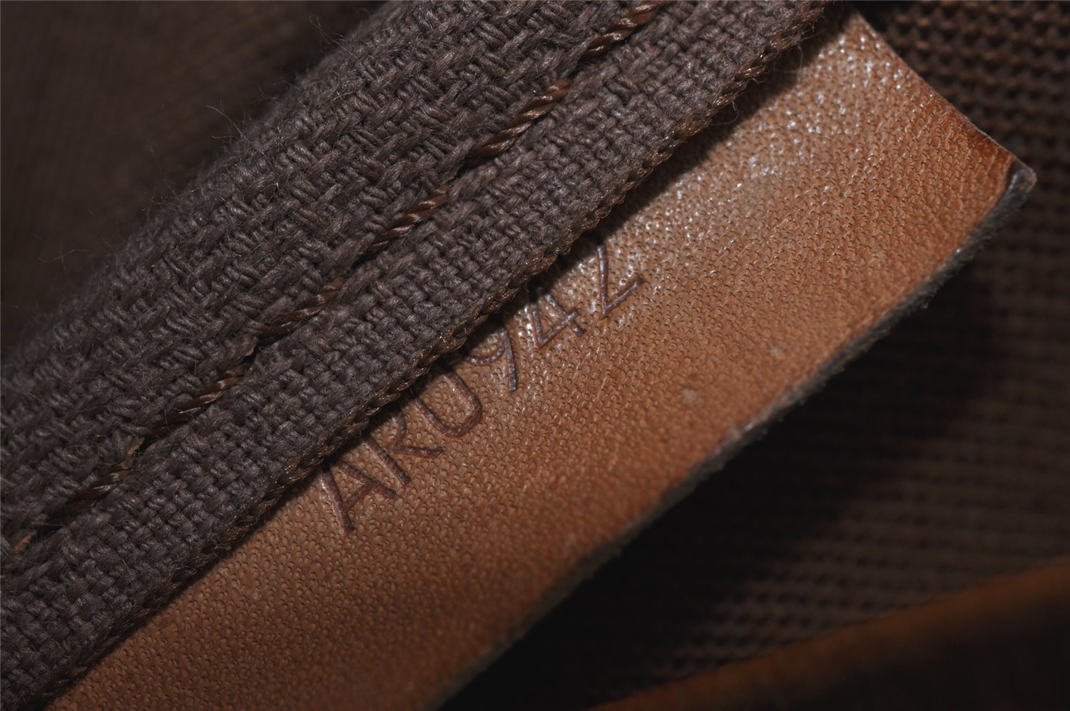 Authentic Louis Vuitton Monogram Saumur 35 Shoulder Cross Bag M42254 LV 7930I