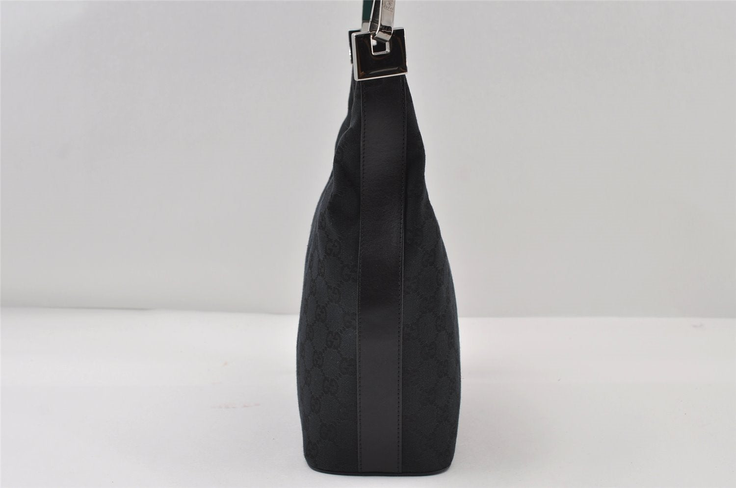 Authentic GUCCI Vintage Shoulder Bag Purse GG Canvas Leather 0013814 Black 7935I