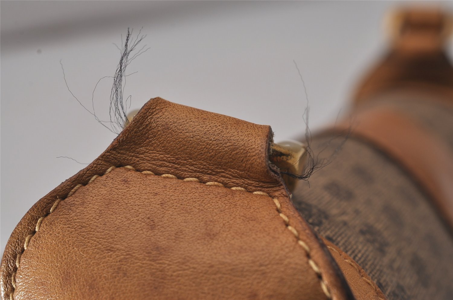 Authentic GUCCI Micro GG PVC Leather Shoulder Cross Bag Purse Brown 7945I