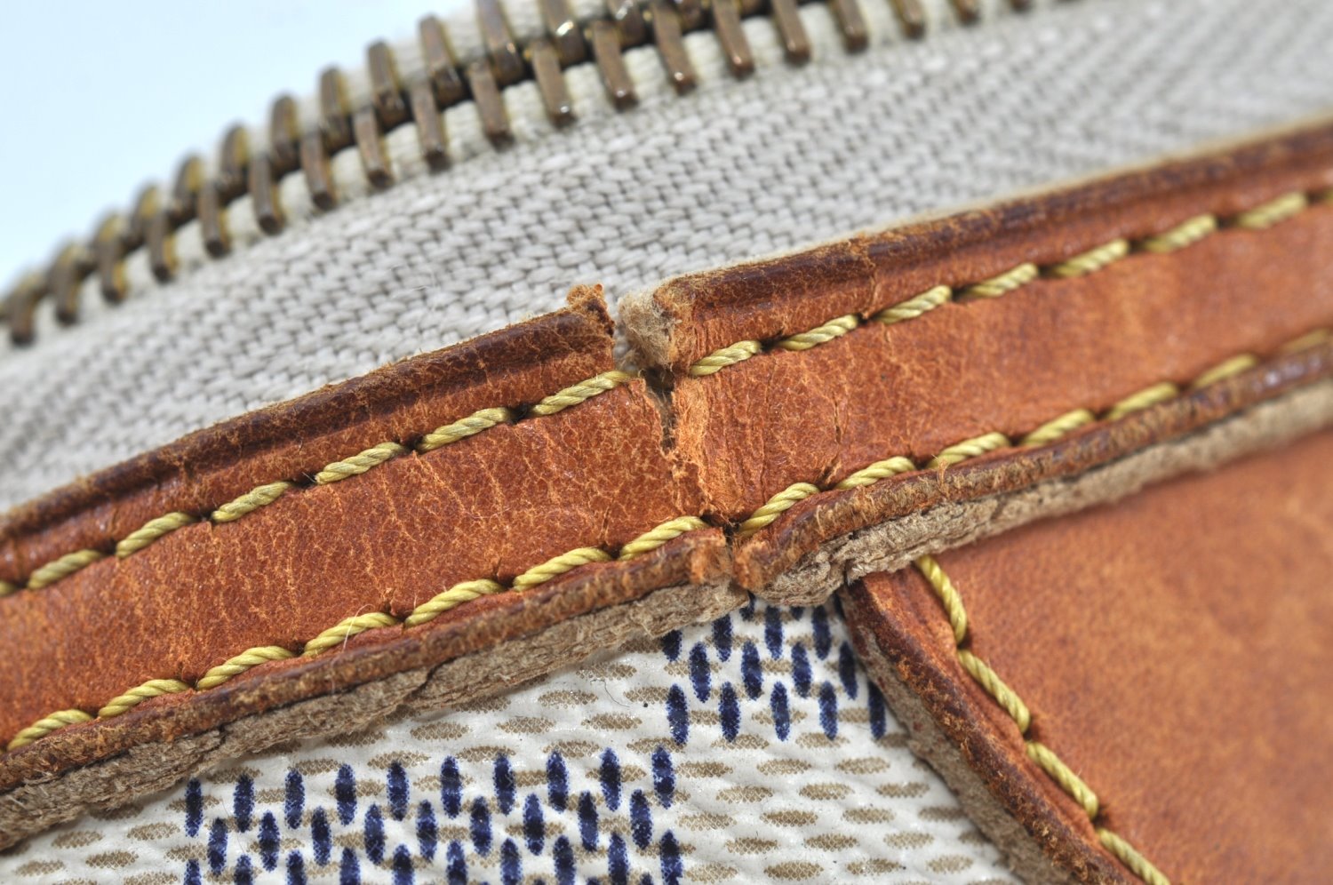 Authentic Louis Vuitton Damier Azur Siracusa PM N41113 Shoulder Bag Junk 7947H