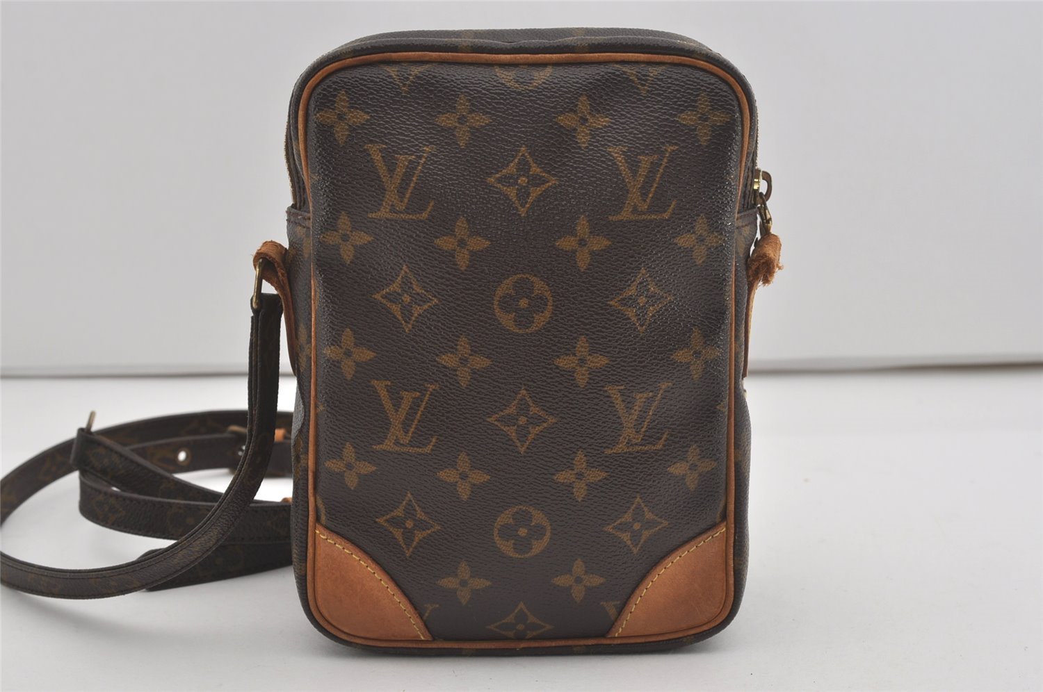 Authentic Louis Vuitton Monogram Amazone Shoulder Cross Bag M45236 LV Junk 7949I