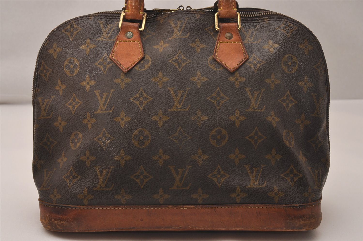 Authentic Louis Vuitton Monogram Alma Hand Bag Purse M51130 LV 7962J
