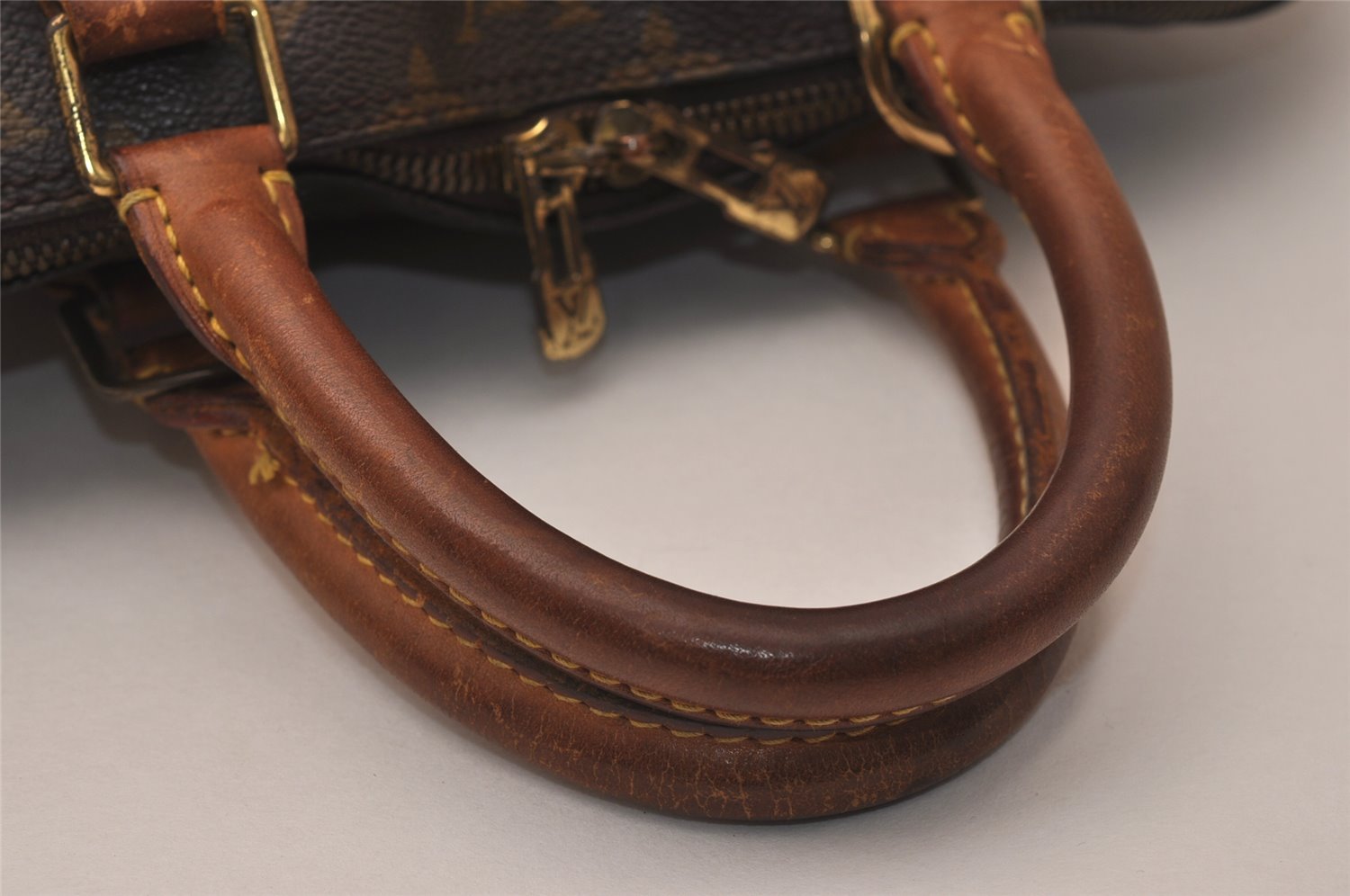 Authentic Louis Vuitton Monogram Alma Hand Bag Purse M51130 LV 7962J