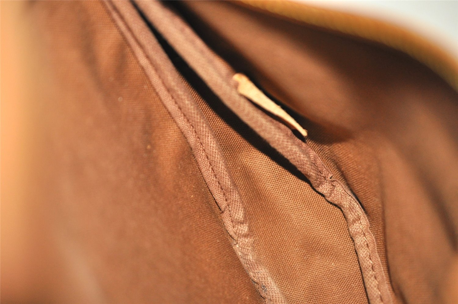 Authentic Louis Vuitton Monogram Saumur 30 Shoulder Cross Bag M42256 LV 7964J