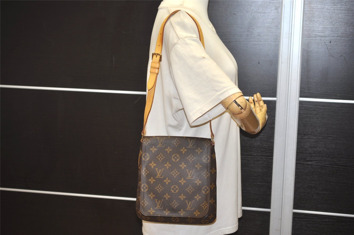 Authentic Louis Vuitton Monogram Musette Salsa Shoulder Bag Purse LV 7966J
