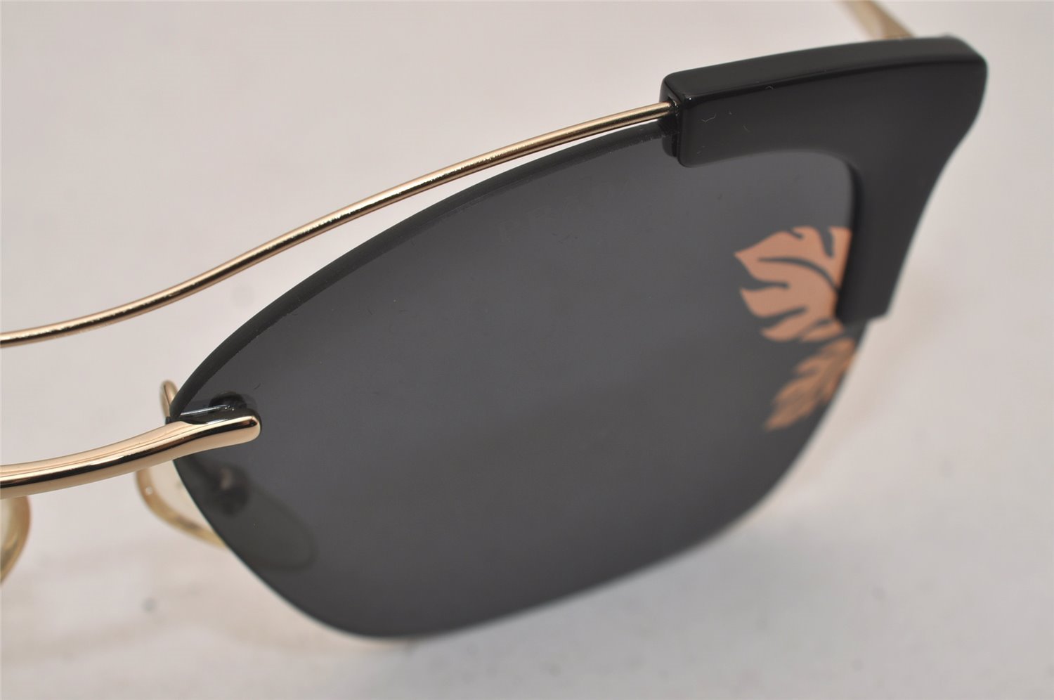 Authentic PRADA Sunglasses Hibiscus Design Titanium SPR21U Black Gold Box 7972J