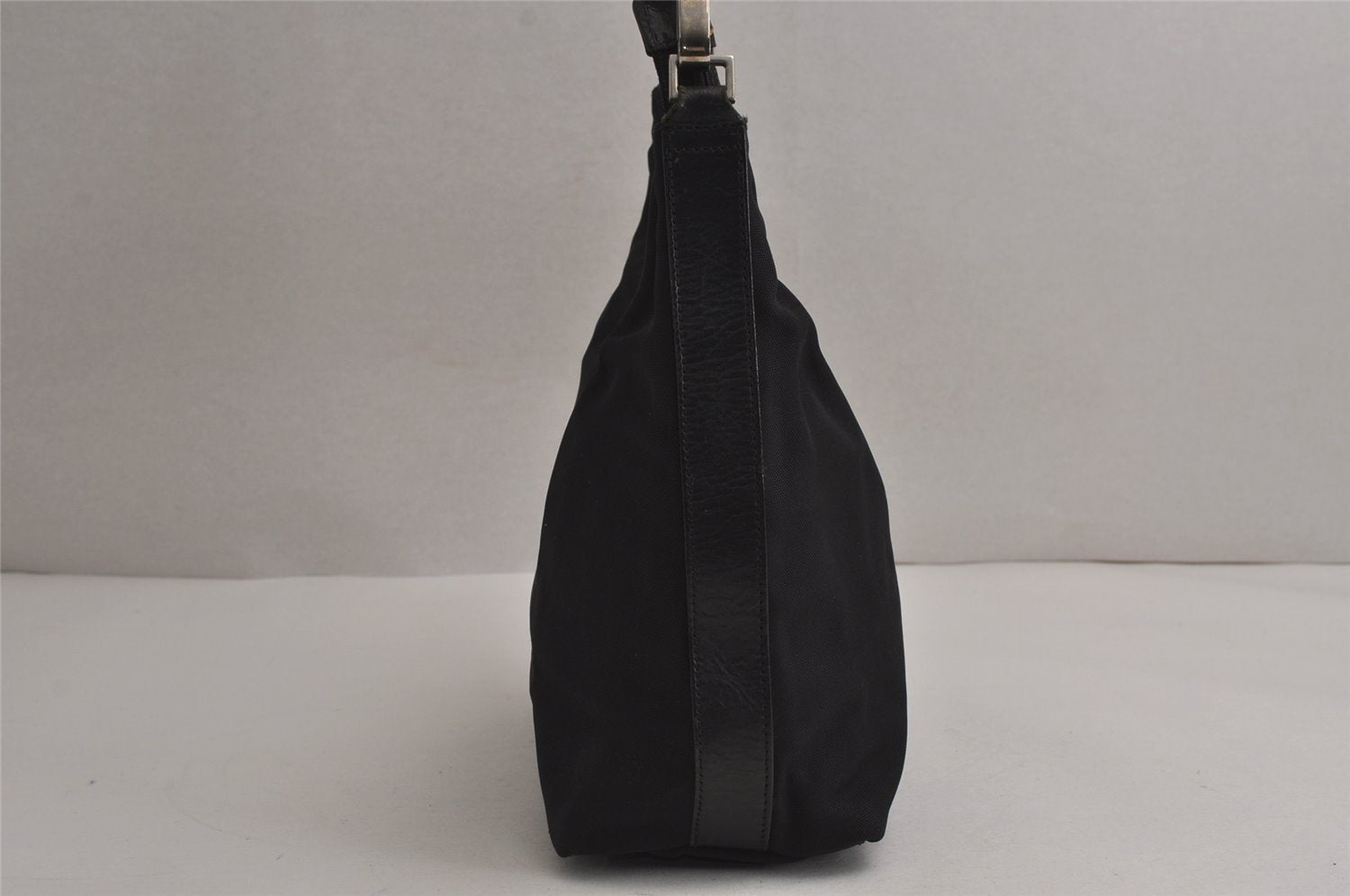 Authentic GUCCI Vintage Shoulder Hand Bag Purse Nylon Leather Black 7976J