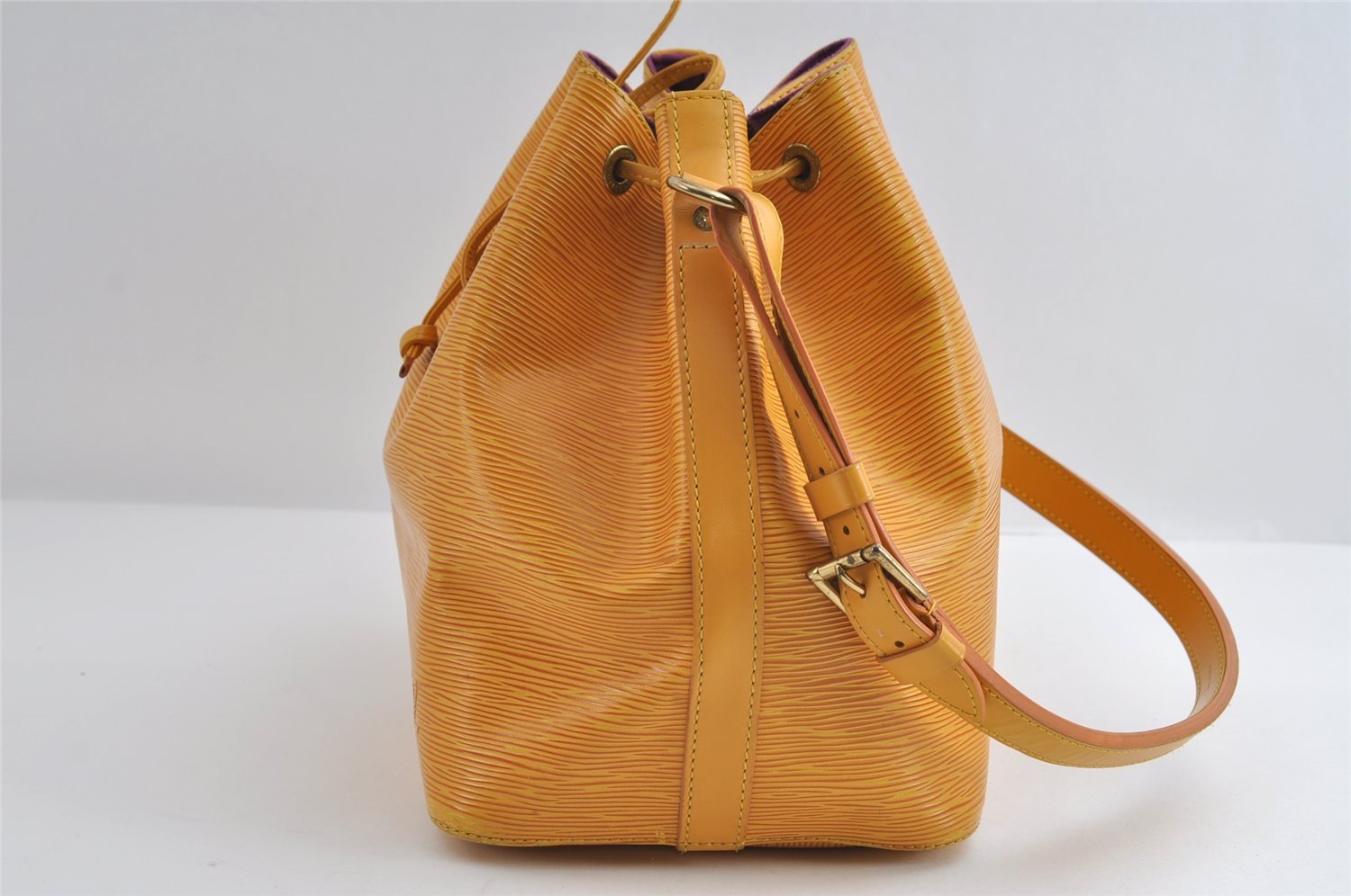 Authentic Louis Vuitton Epi Petit Noe Drawstring Bag Yellow M44109 LV 7993I
