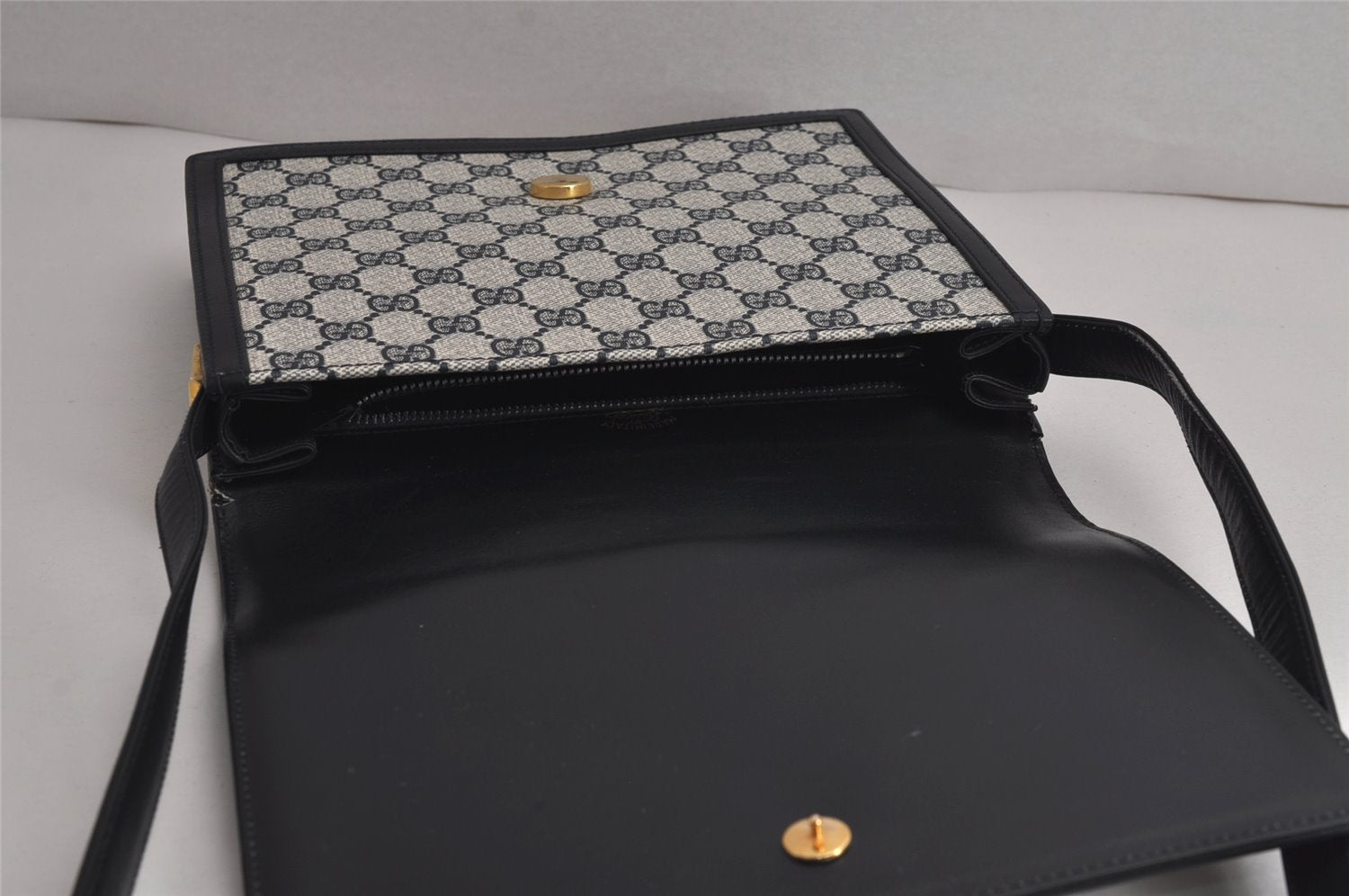 Authentic GUCCI Sherry Line Shoulder Cross Bag GG PVC Leather Navy Junk 7993J