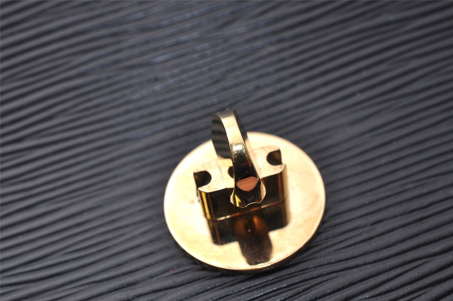 Authentic Louis Vuitton Epi Cluny Shoulder Bag Purse Black M52252 LV 7998I