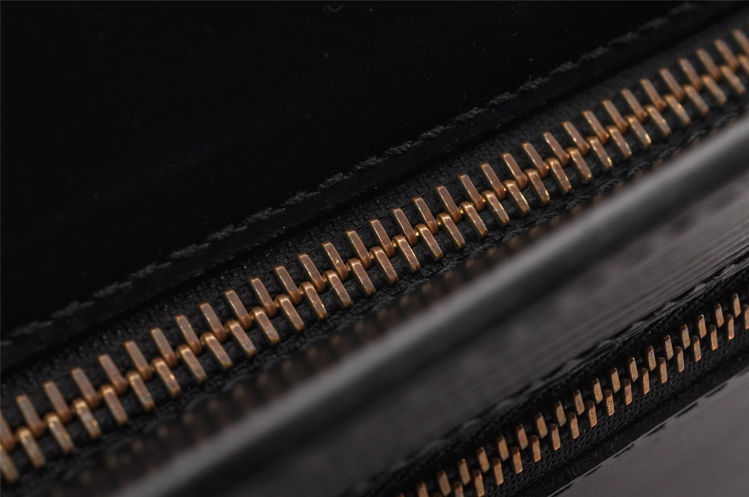 Authentic Louis Vuitton Epi Enghien 2Way Shoulder Clutch Bag M52112 Black 8000I