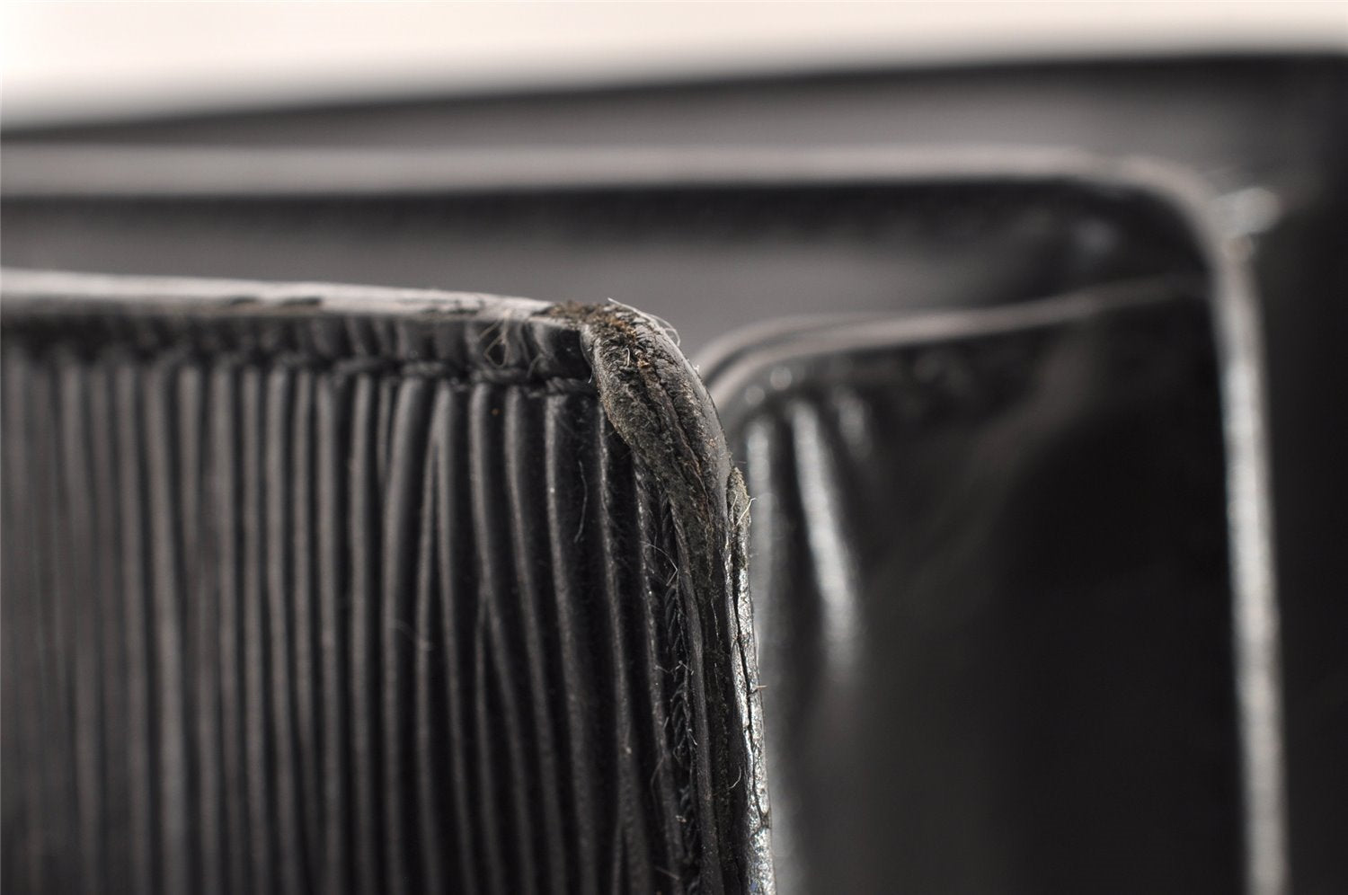 Authentic Louis Vuitton Epi Enghien 2Way Shoulder Clutch Bag M52112 Black 8000I