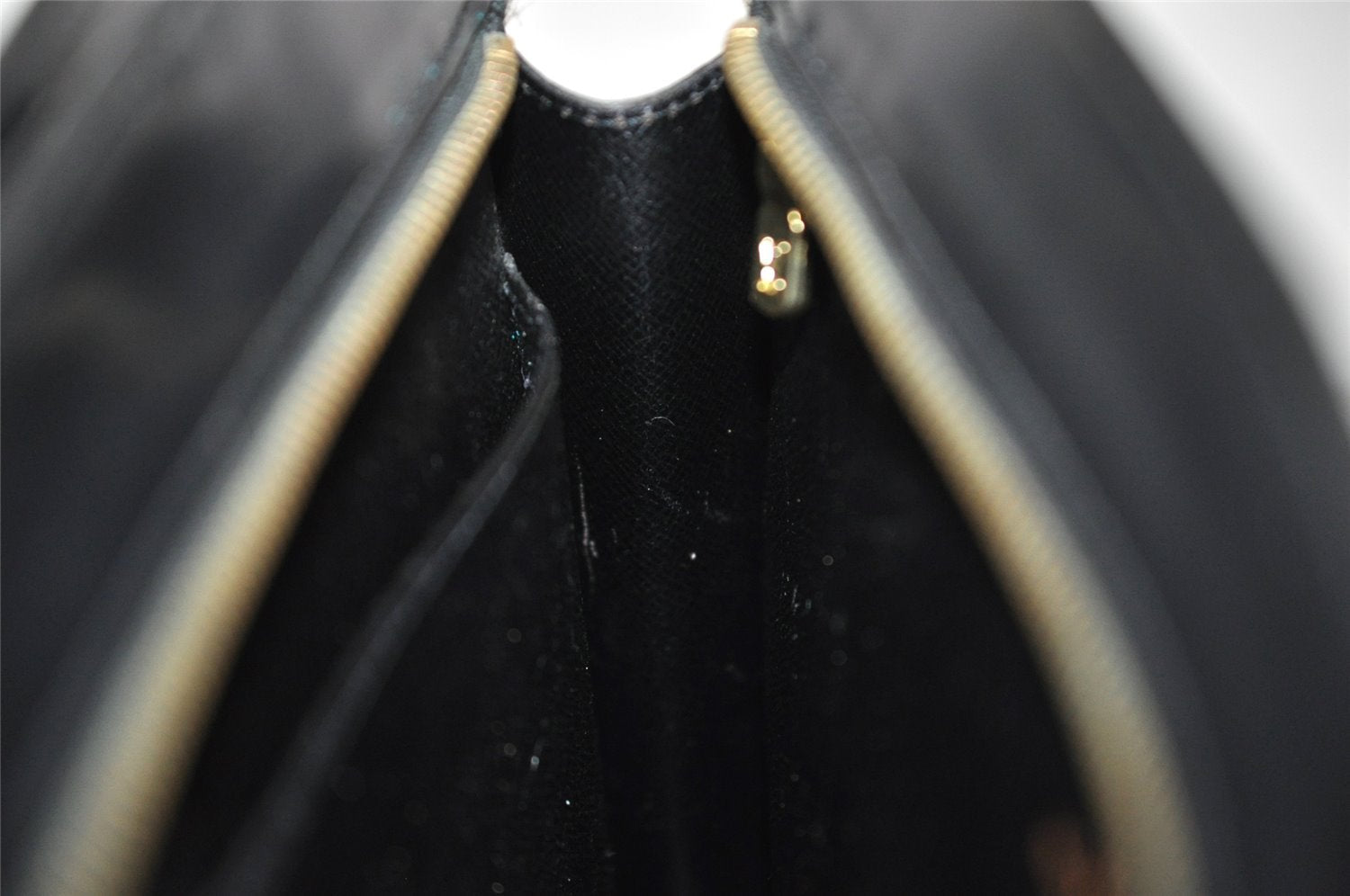 Authentic Louis Vuitton Epi Enghien 2Way Shoulder Clutch Bag M52112 Black 8000I