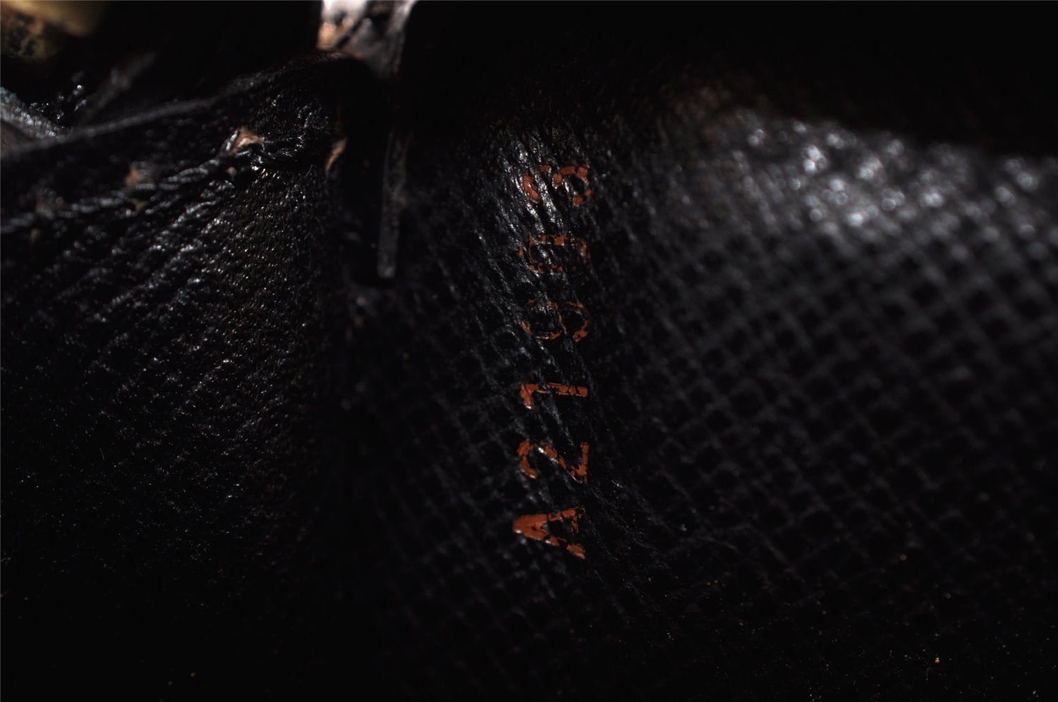 Authentic Louis Vuitton Epi Enghien 2Way Shoulder Clutch Bag M52112 Black 8000I