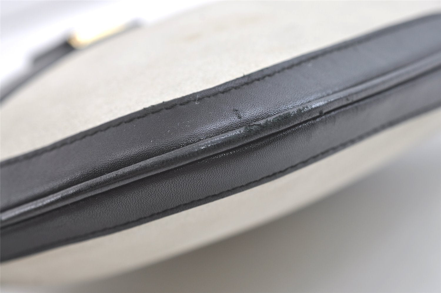 Authentic GUCCI Vintage Shoulder Bag Suede Leather 0014129 Light Gray 8016J