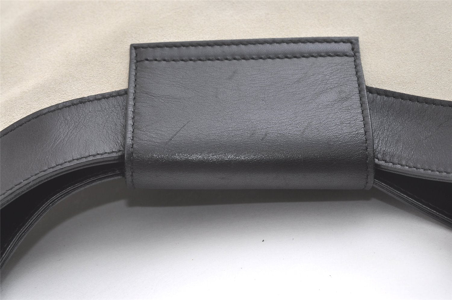 Authentic GUCCI Vintage Shoulder Bag Suede Leather 0014129 Light Gray 8016J