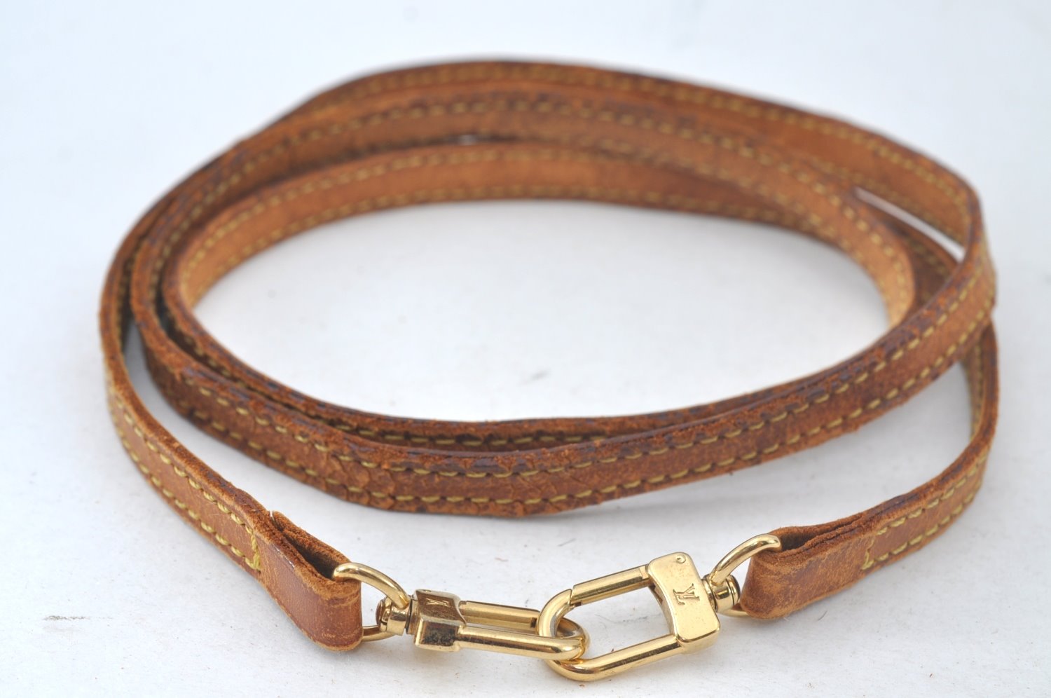 Authentic Louis Vuitton Leather Shoulder Strap 45.7