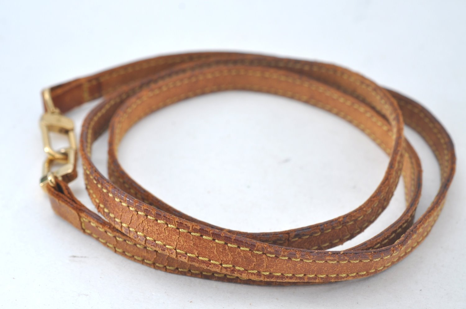 Authentic Louis Vuitton Leather Shoulder Strap 45.7