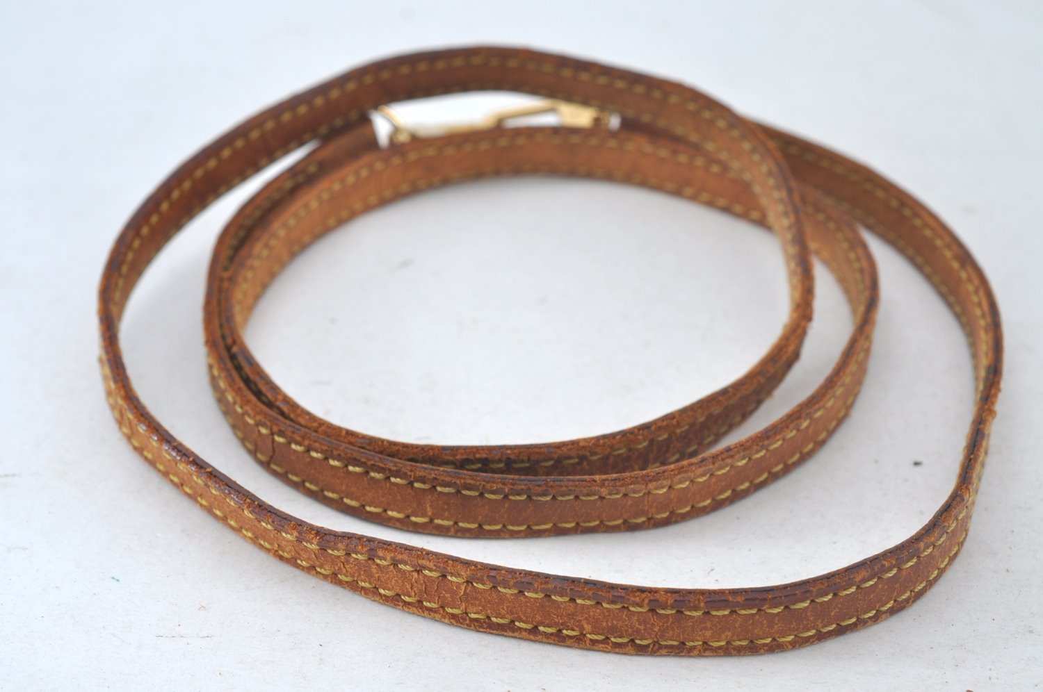 Authentic Louis Vuitton Leather Shoulder Strap 45.7