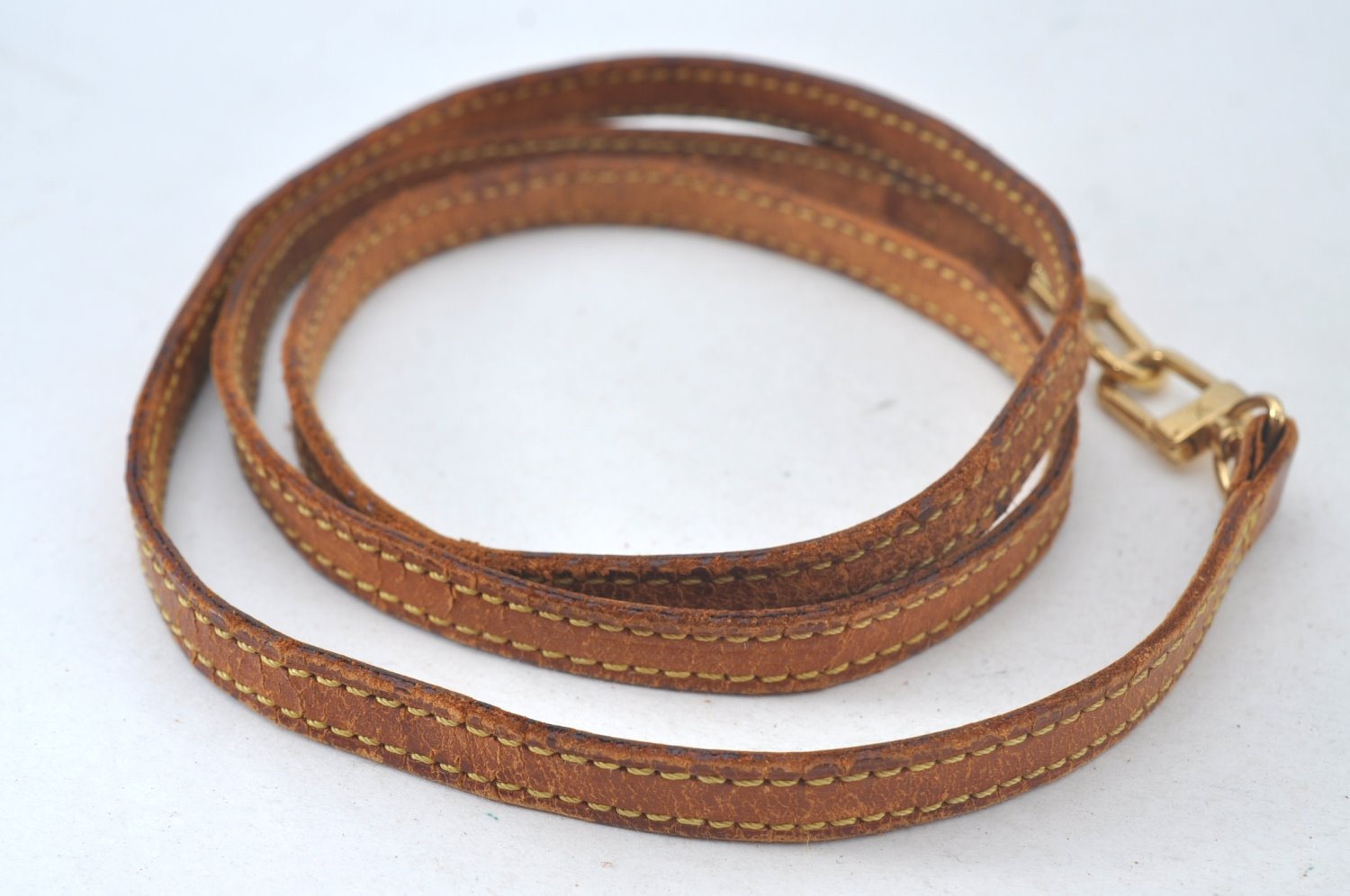 Authentic Louis Vuitton Leather Shoulder Strap 45.7