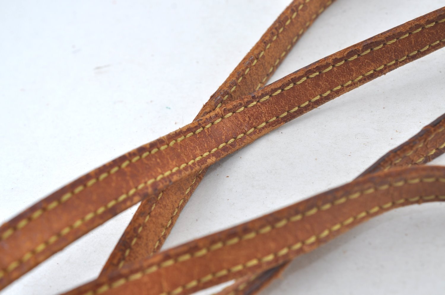 Authentic Louis Vuitton Leather Shoulder Strap 45.7