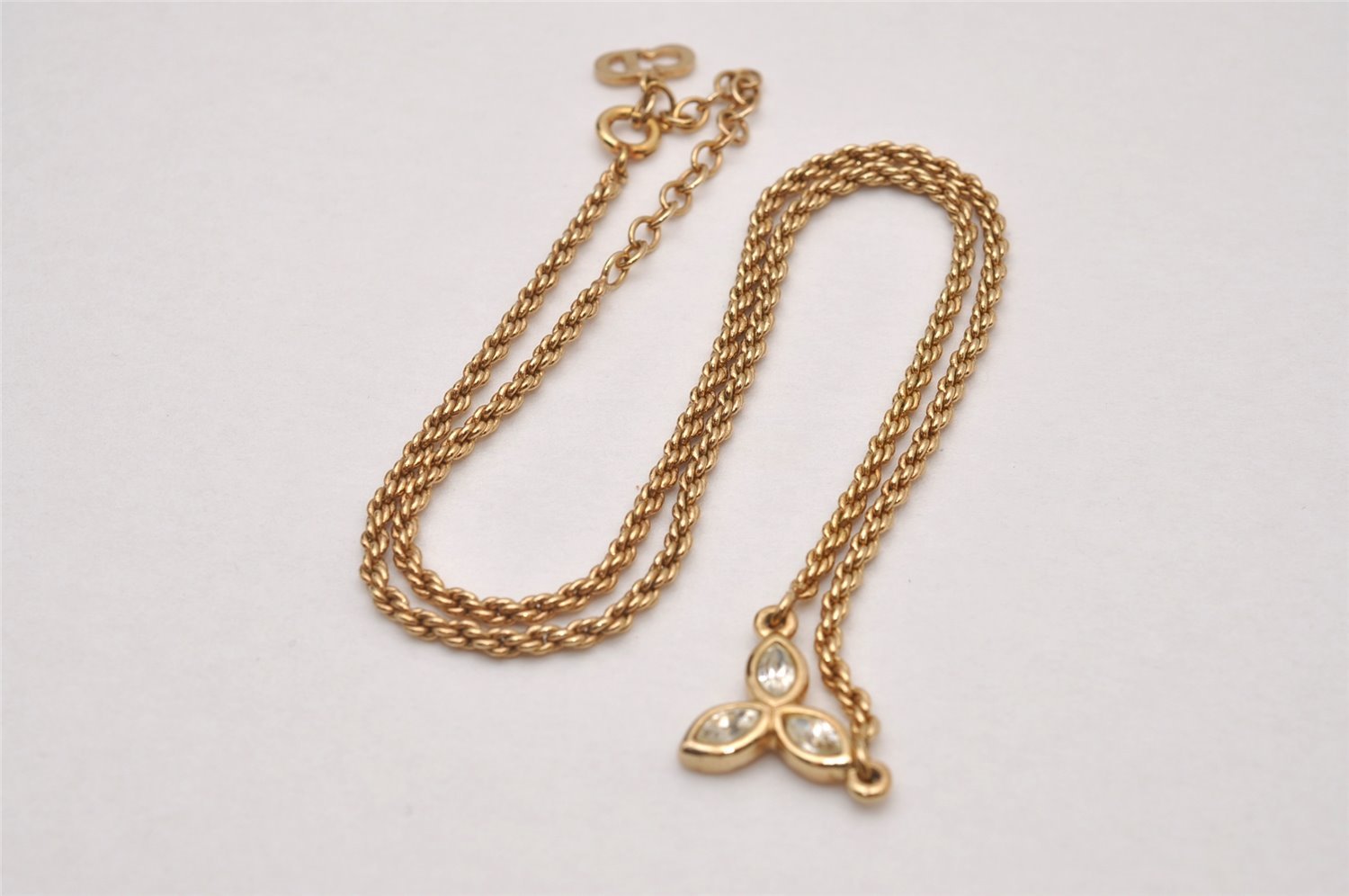 Authentic Christian Dior Gold Tone Rhinestone Chain Pendant Necklace CD 8035I