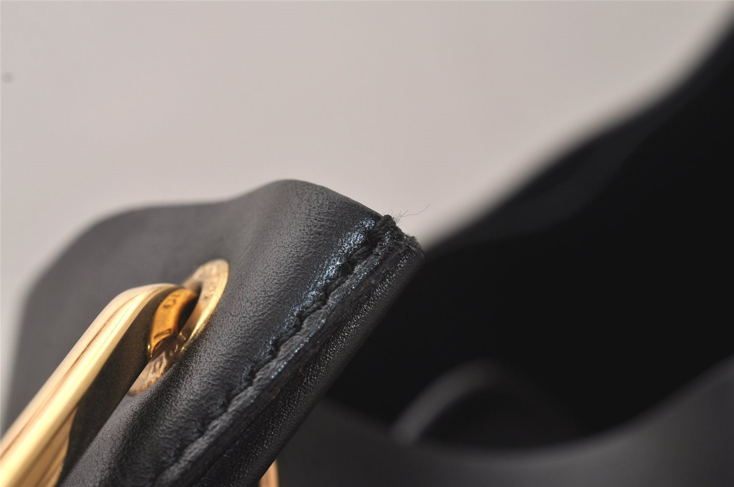 Authentic GUCCI Vintage Bamboo Shoulder Hand Bag Purse Leather Black 8040J