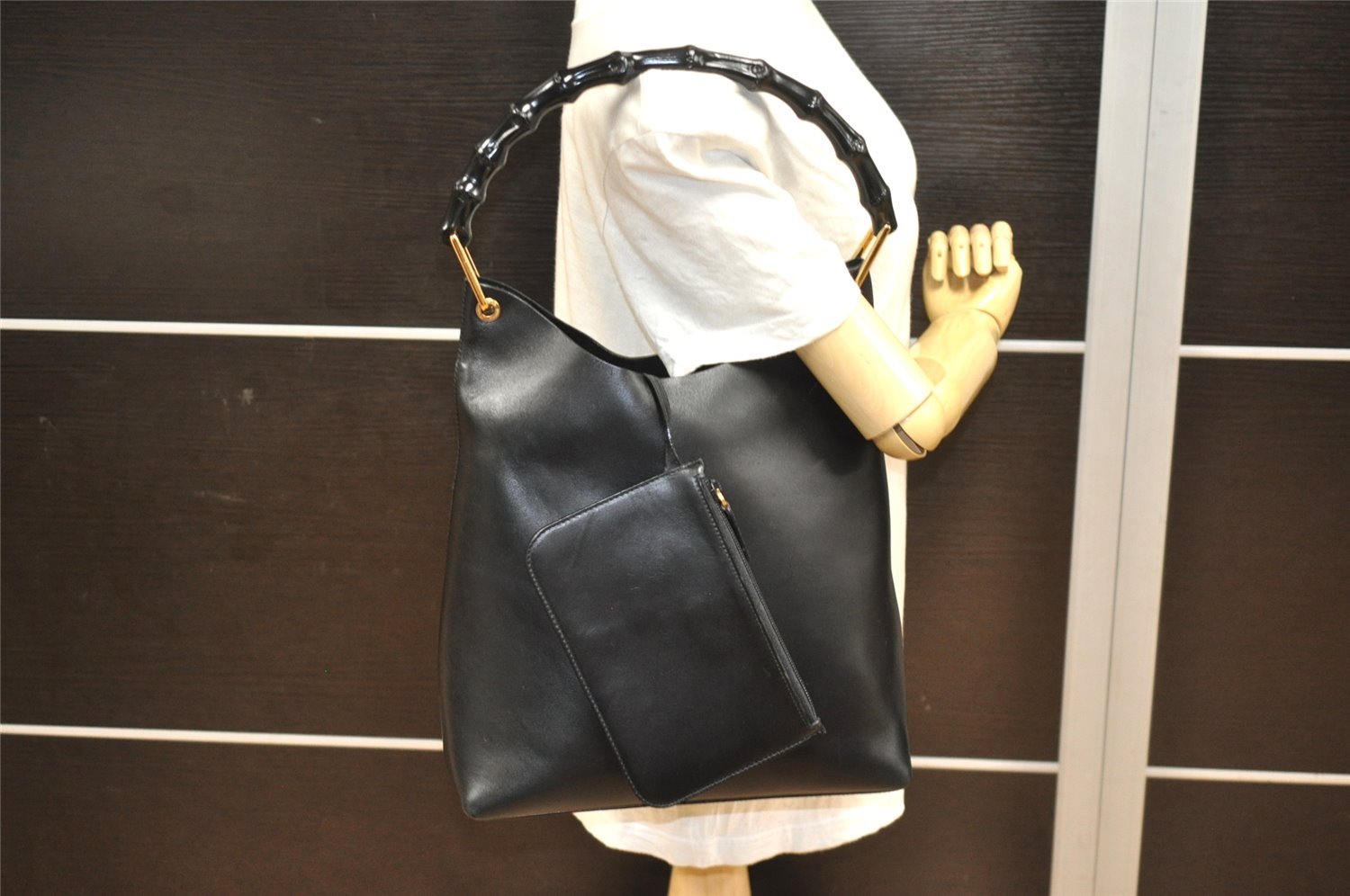 Authentic GUCCI Vintage Bamboo Shoulder Hand Bag Purse Leather Black 8040J