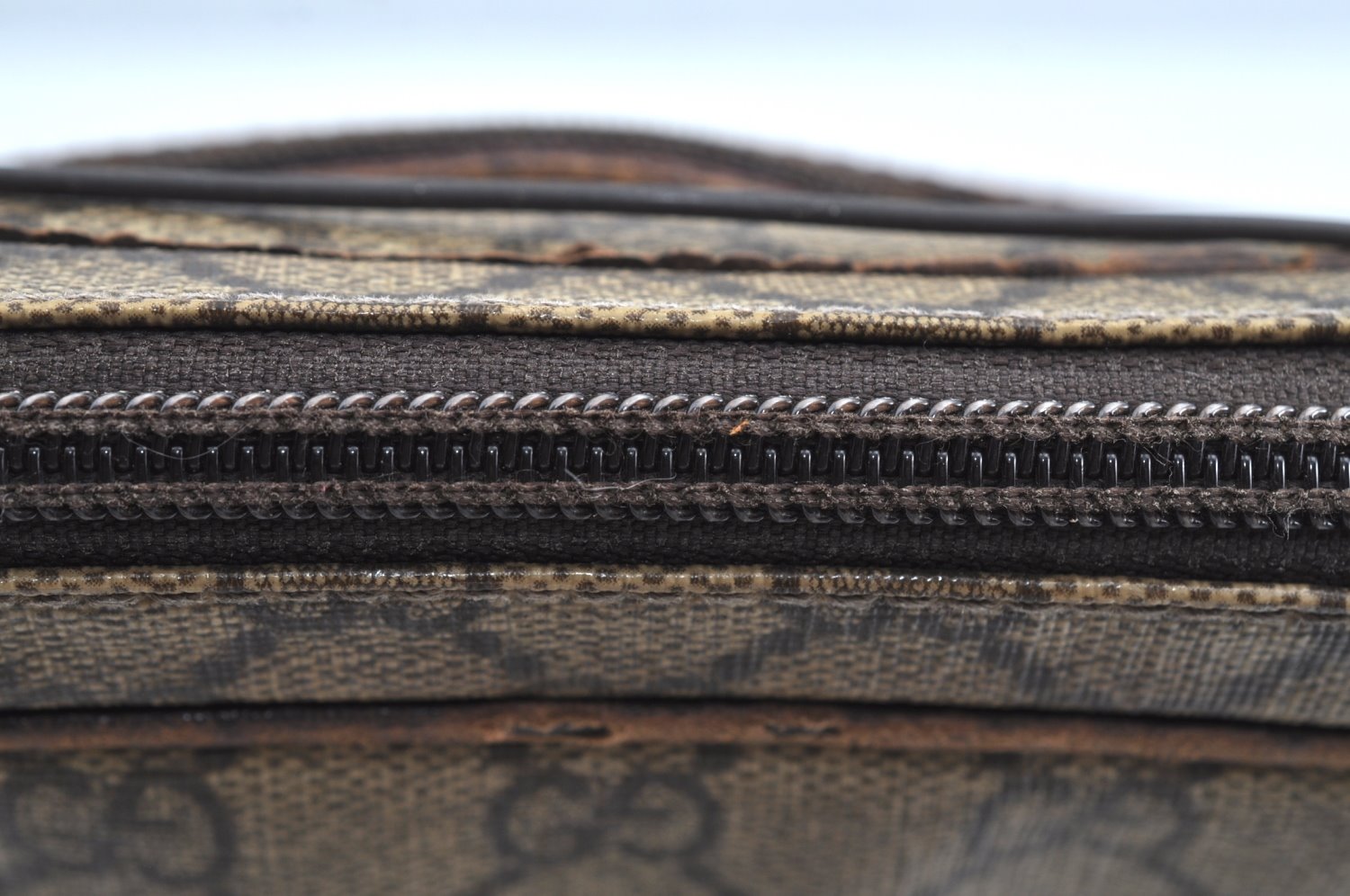 Authentic GUCCI Vintage Shoulder Cross Body Bag GG PVC Leather 92551 Brown 8061G