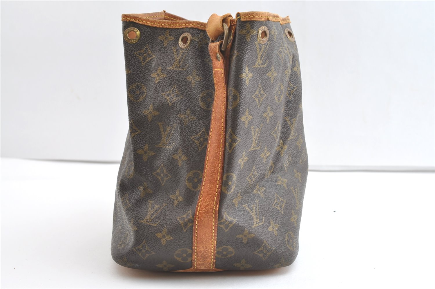 Authentic Louis Vuitton Monogram Petit Noe M42226 Shoulder Drawstring Bag 8063J