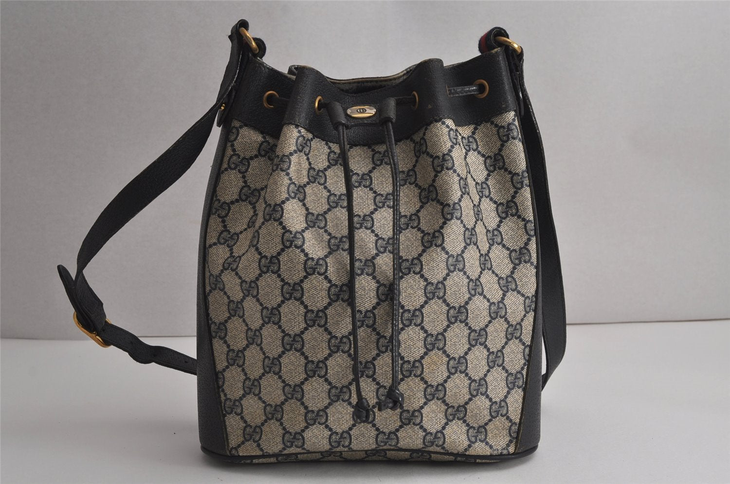 Authentic GUCCI Sherry Line Shoulder Drawstring Bag GG PVC Leather Navy 8066J