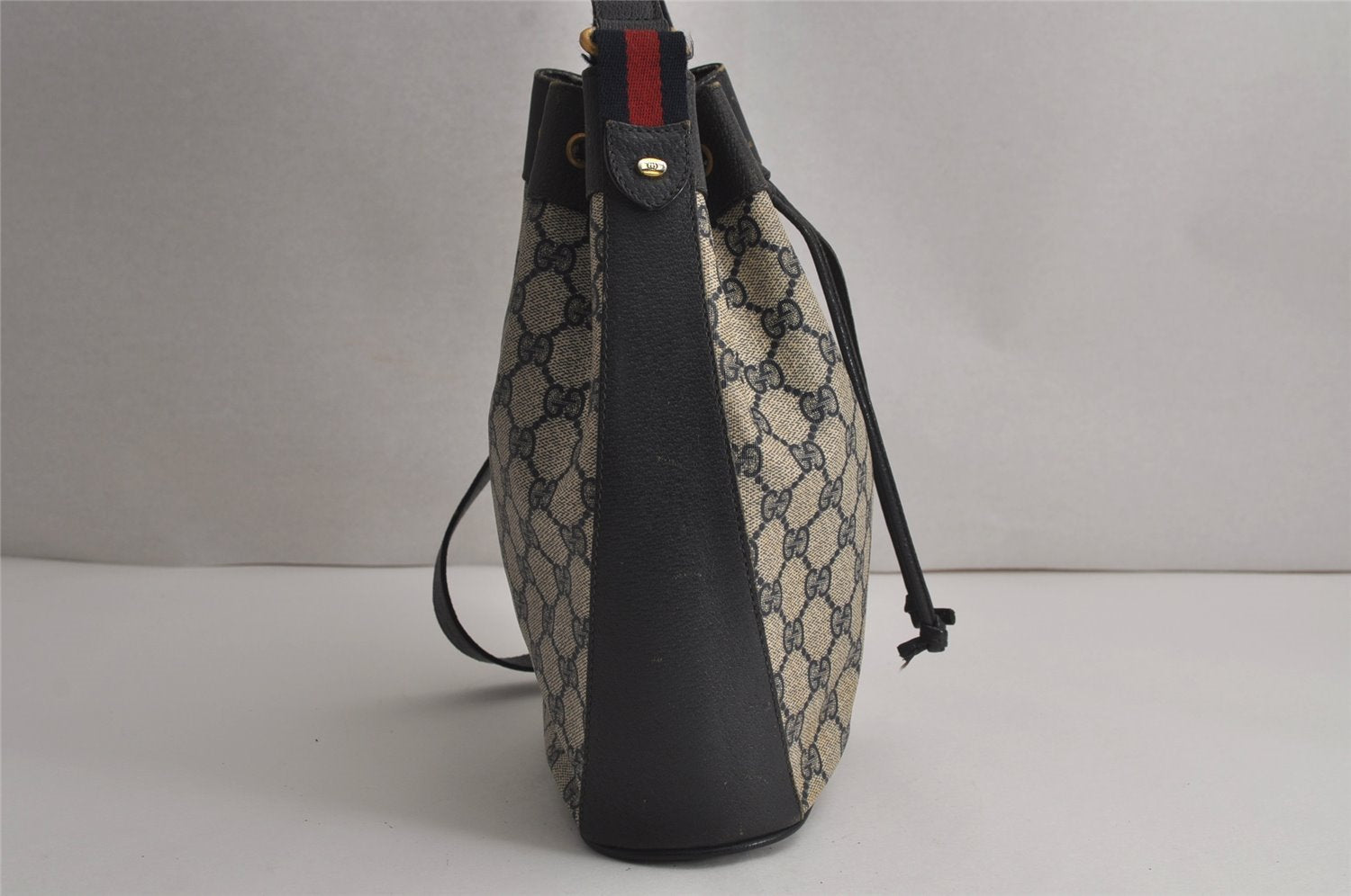 Authentic GUCCI Sherry Line Shoulder Drawstring Bag GG PVC Leather Navy 8066J