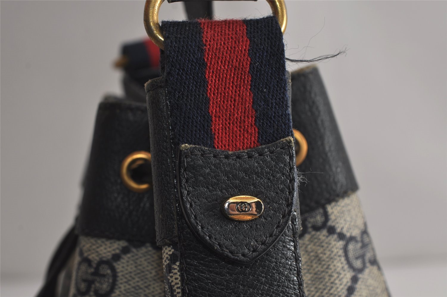 Authentic GUCCI Sherry Line Shoulder Drawstring Bag GG PVC Leather Navy 8066J