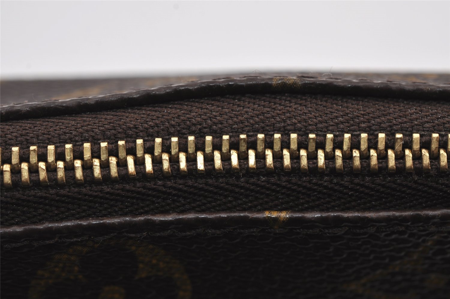 Authentic Louis Vuitton Monogram Pouch For Bucket GM LV 8070J