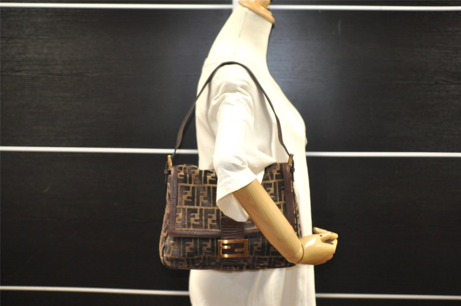 Authentic FENDI Zucca Mamma Baguette Shoulder Bag Velour Leather Brown 8073I