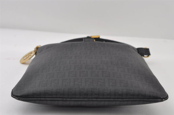 Authentic FENDI Zucchino Shoulder Cross Body Bag Purse PVC Leather Black 8074I