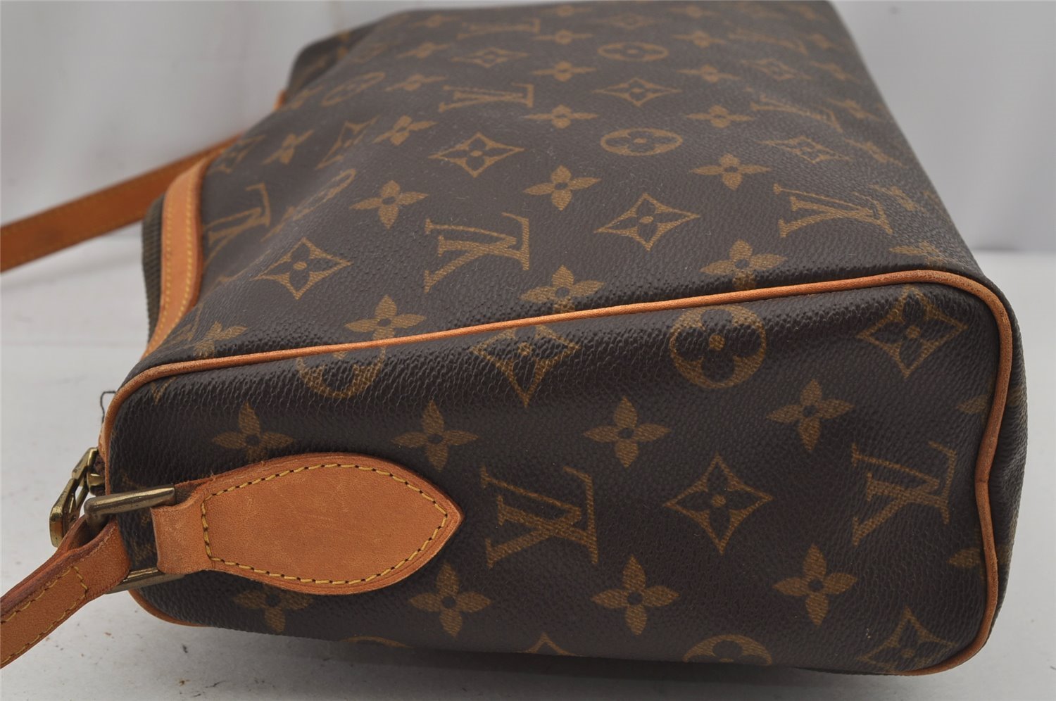 Authentic Louis Vuitton Monogram Tulleries MM Shoulder Bag M51348 LV Junk 8084J