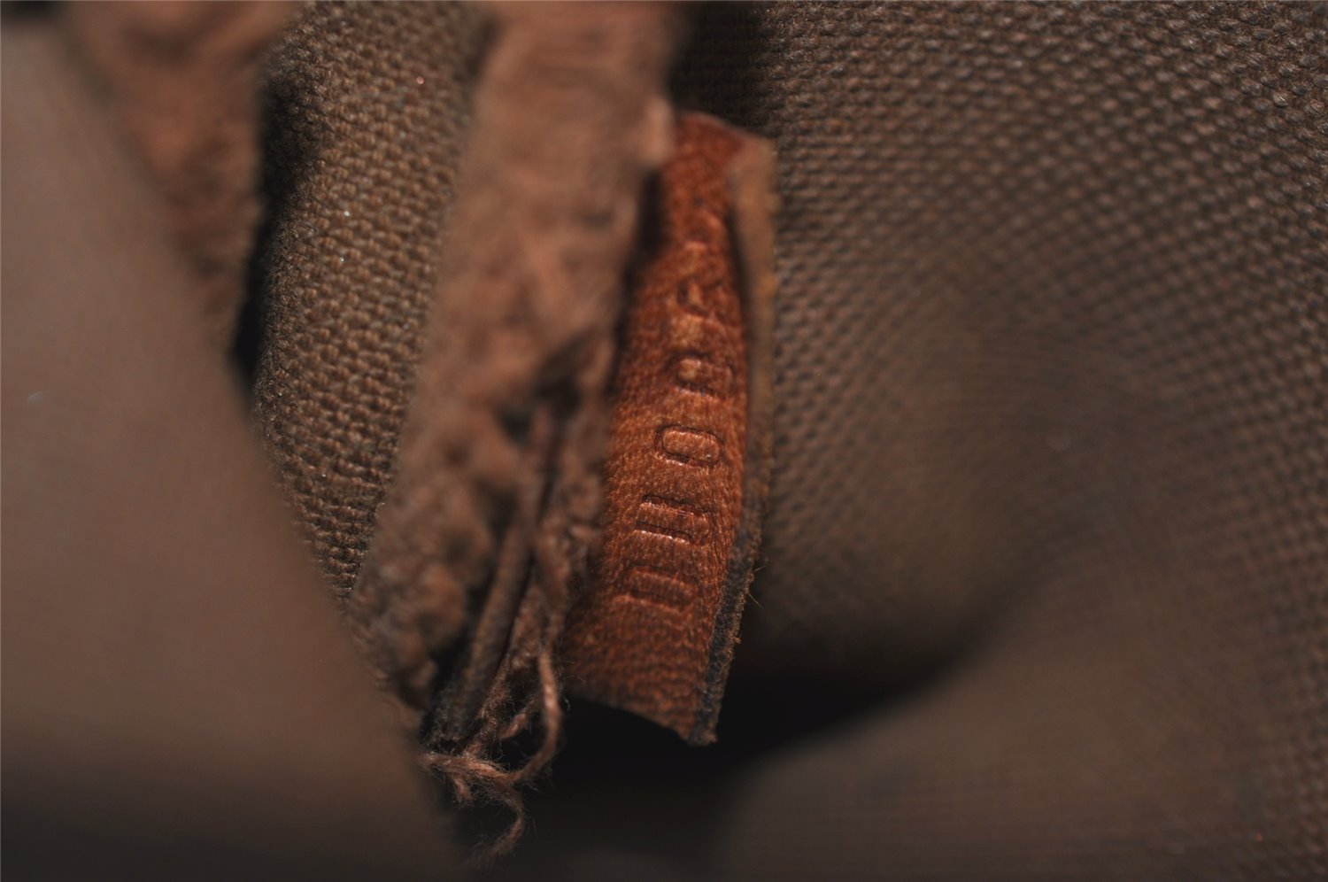 Authentic Louis Vuitton Monogram Mini Pochette Accessoires Pouch M58009 LV 8085J