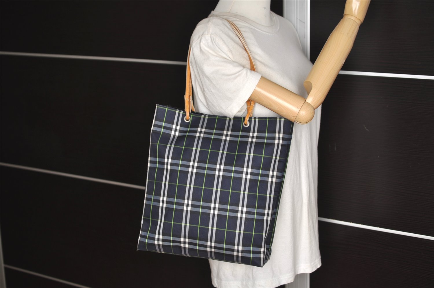 Authentic BURBERRY Vintage Check Shoulder Tote Bag Nylon Leather Navy 8090J