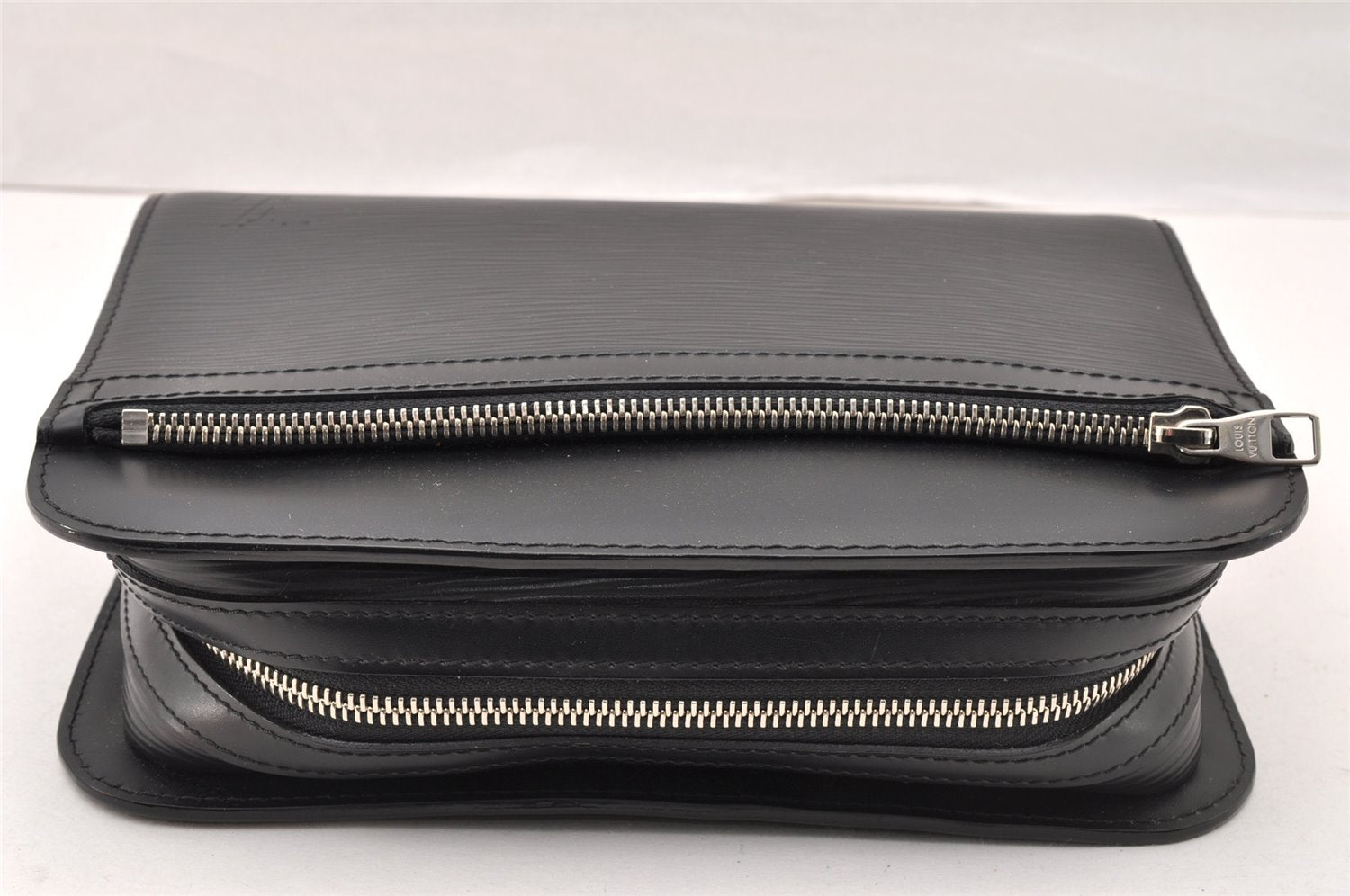 Authentic Louis Vuitton Epi Hoche Clutch Hand Bag Purse Black M59362 LV 8091I