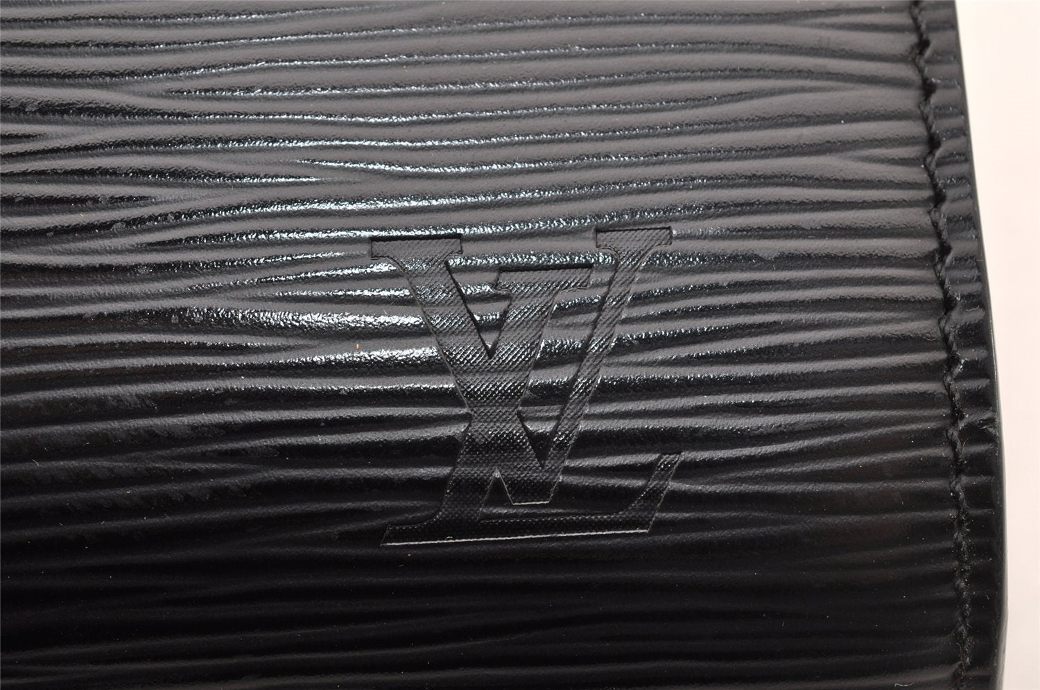 Authentic Louis Vuitton Epi Hoche Clutch Hand Bag Purse Black M59362 LV 8091I